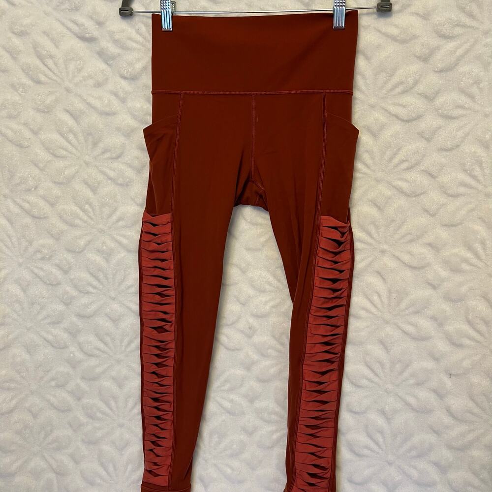 Athleta shredded athletic leggings preowned excellent size small yoga workout